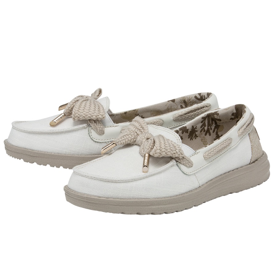 Detailansicht der Hey Dude Schuhe mit Schleife