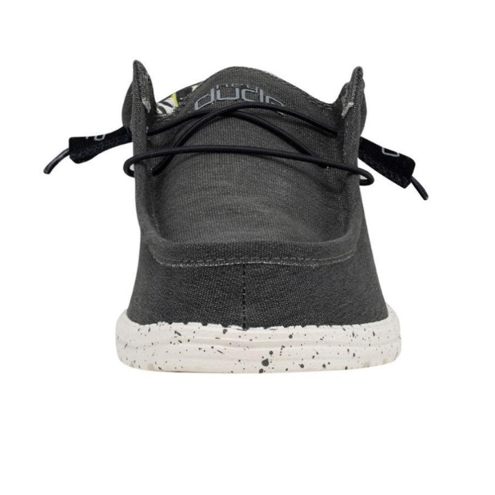 Hey Dude Wally Stretch Black getragen mit Jeans