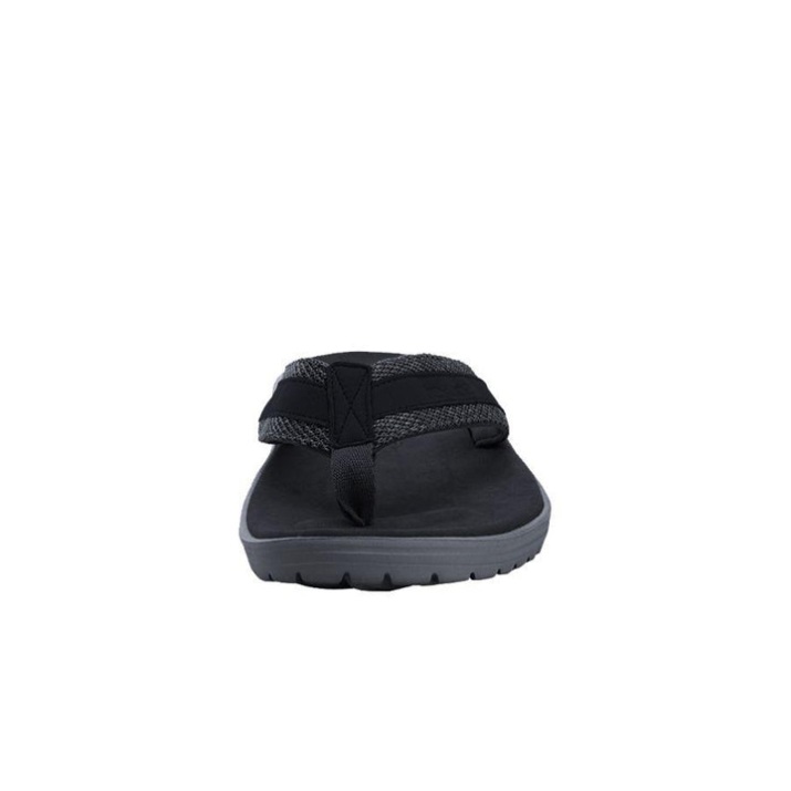 Szene von Sami Sox Black, die auf den Straßen Deutschlands trägt