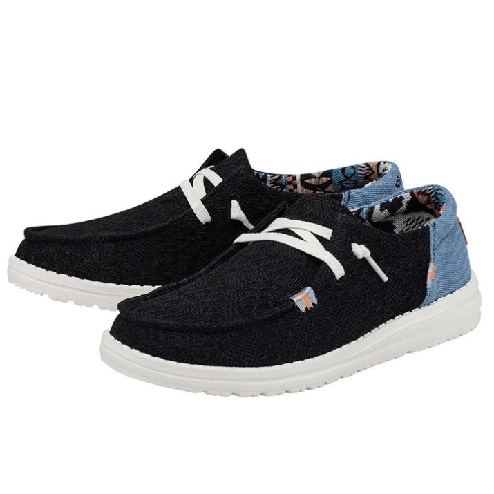 Nahaufnahme der handgefertigten Details der Wendy Boho Black