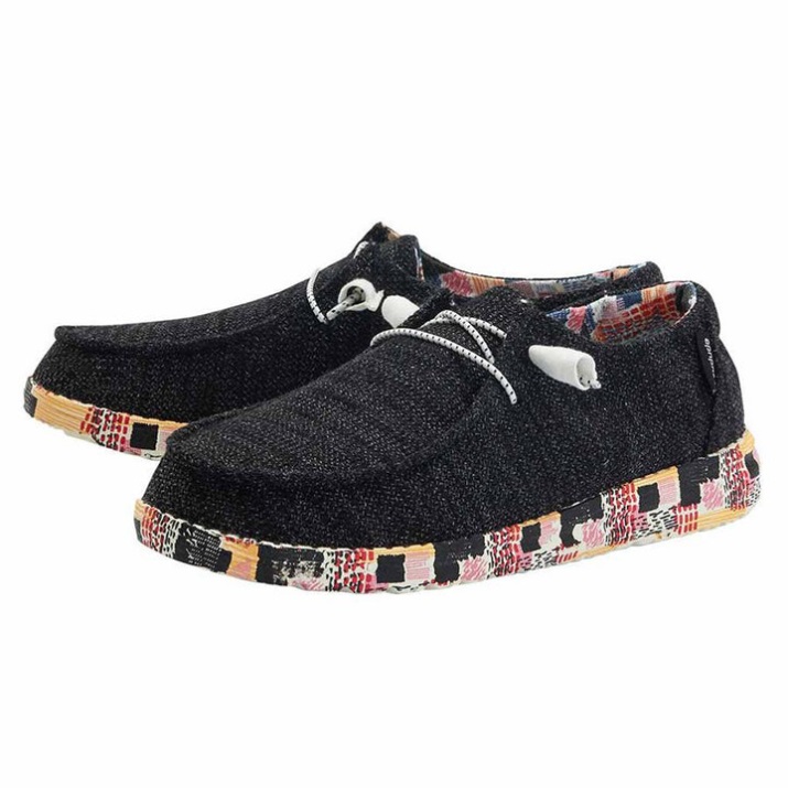 Seitenansicht der Wendy Print Schwarz Geo Schuhe
