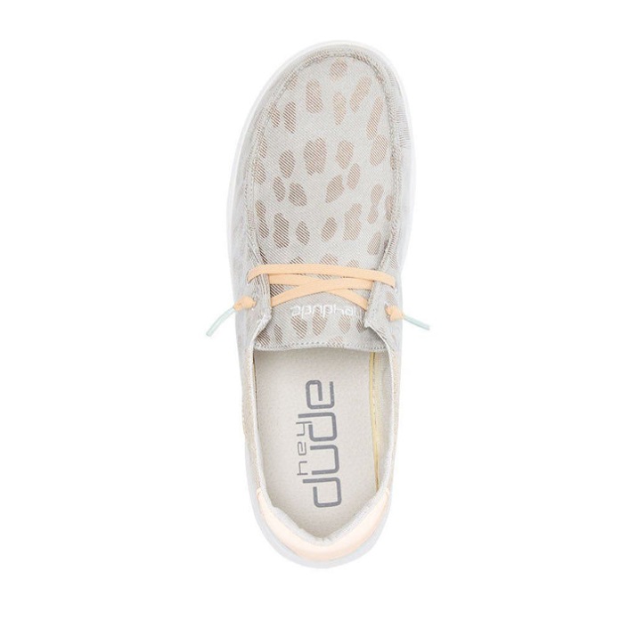 Wendy Rise Jungle Leopard Azure Lifestyle Aufnahme